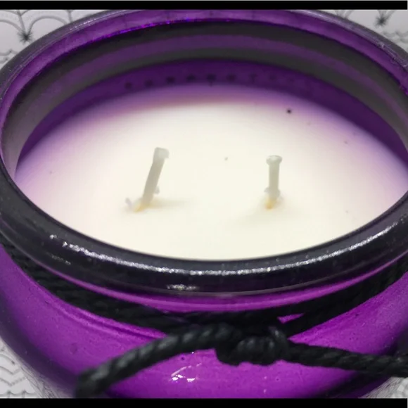 Halloween Mermaid Tears 2 Wick Candle Ambered Plum Spooky Concoctions - Picture 4 of 9